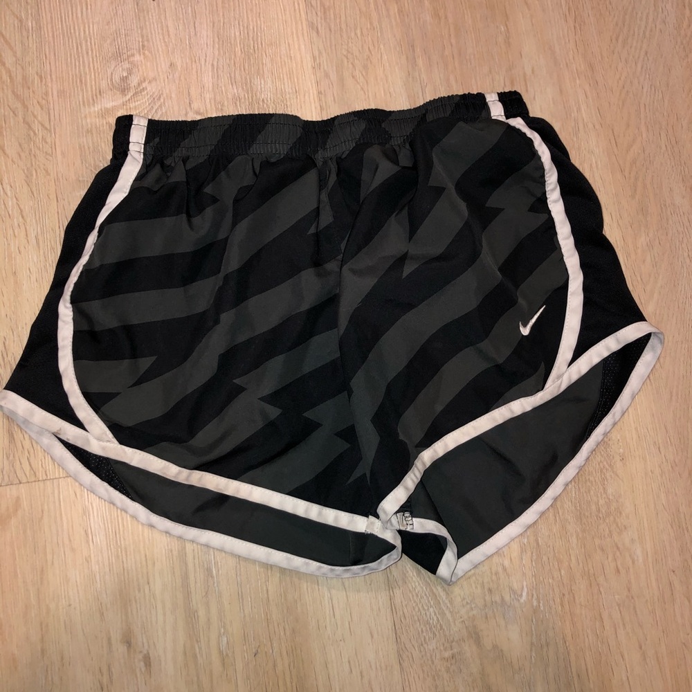 Nike Woman’s Shorts Youth Medium